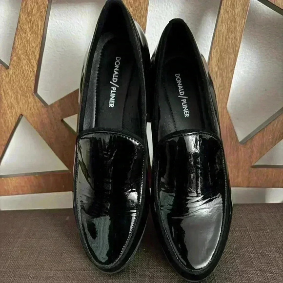 Donald J Pliner Woman's Elen Loafers used like a New Size 8M - Picture 1 of 9